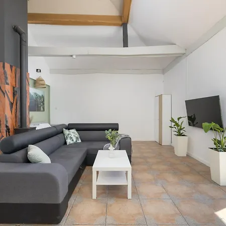 Forest - W Poblizu Suntago Homestay Krzyzowka (Zyrardow)